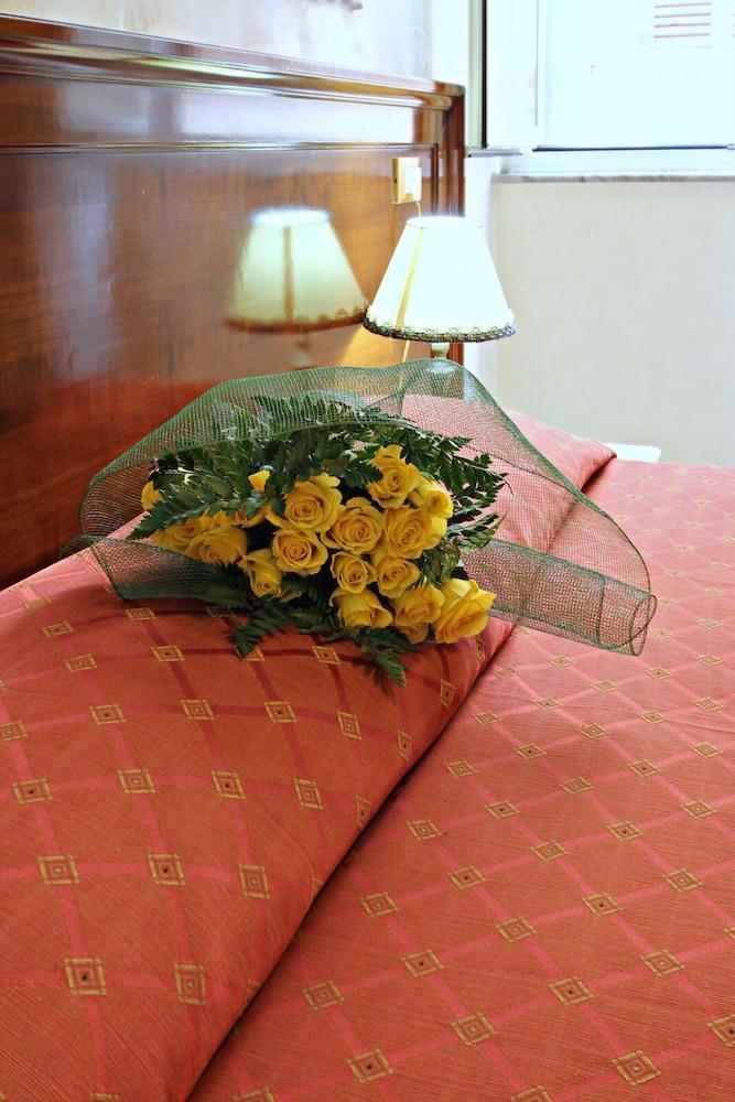 Rosetta Hotel Rome Bagian luar foto